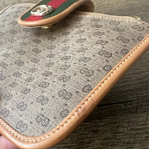 Gucci Beige Monogram Clutch with Red and Green Accent - Picture 7 of 8